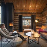 Hotelli Wilderness Muotka&igloos 4*