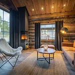 Hotelli Wilderness Muotka&igloos 4*