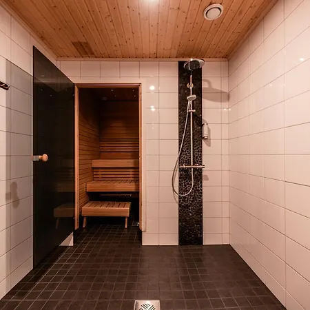 Wilderness Muotka & Igloos Hotel 4*