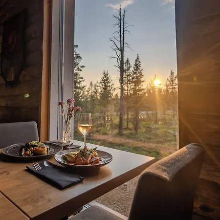 Hotel Wilderness Muotka & Igloos 4*
