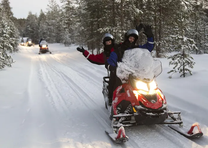 Wilderness Muotka & Igloos サーリセルカ