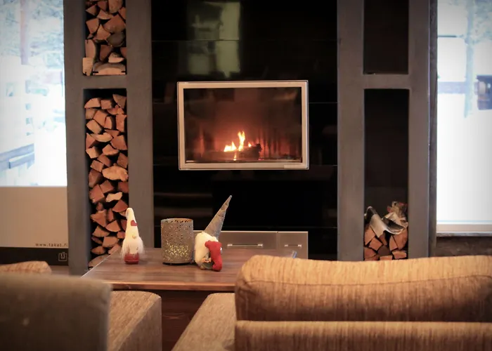 Wilderness Muotka & Igloos サーリセルカ