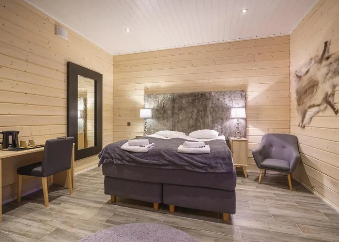 ホテル Wilderness Muotka & Igloos サーリセルカ